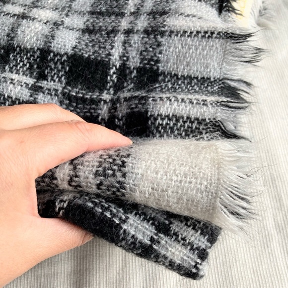 Modcloth large plaid blanket scarf wrap fringe black & white pattern 54”x54” - Picture 11 of 13